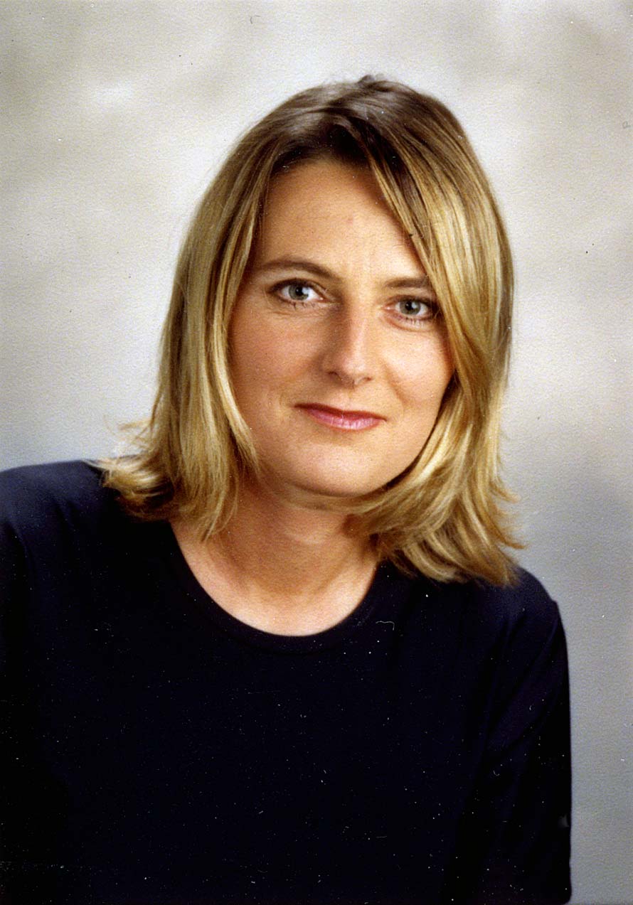 Caroline Dey
